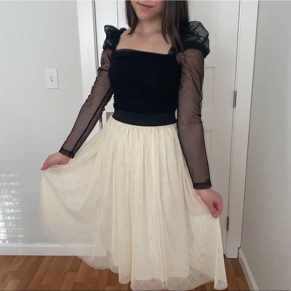 Tempted Dresses & Skirts - Midi white skirt